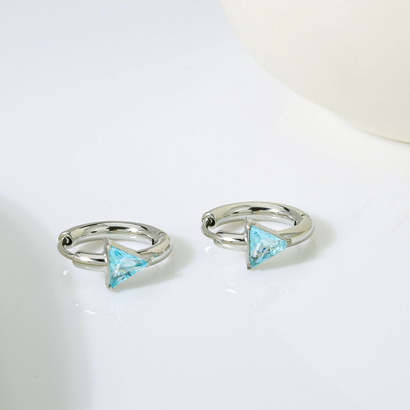 Light blue zircon. - Silver earrings