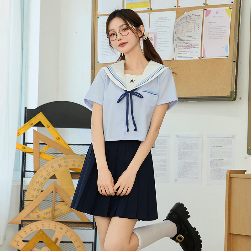 Short-sleeved skirt suit (comes with collar cord)