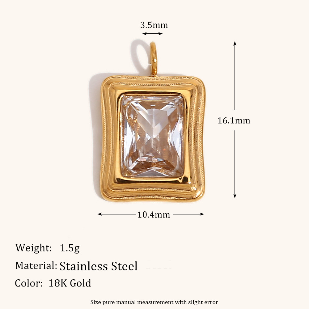 9:Return-shaped white diamond pendant