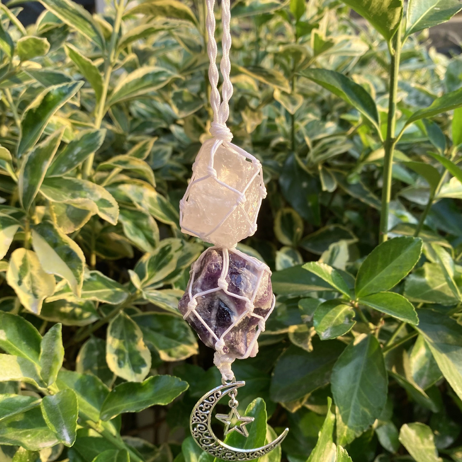 White crystal + Amethyst (white line)