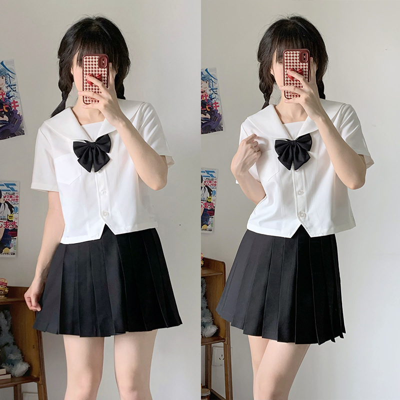 Kanto front (White short sleeve   black skirt   black bow tie)