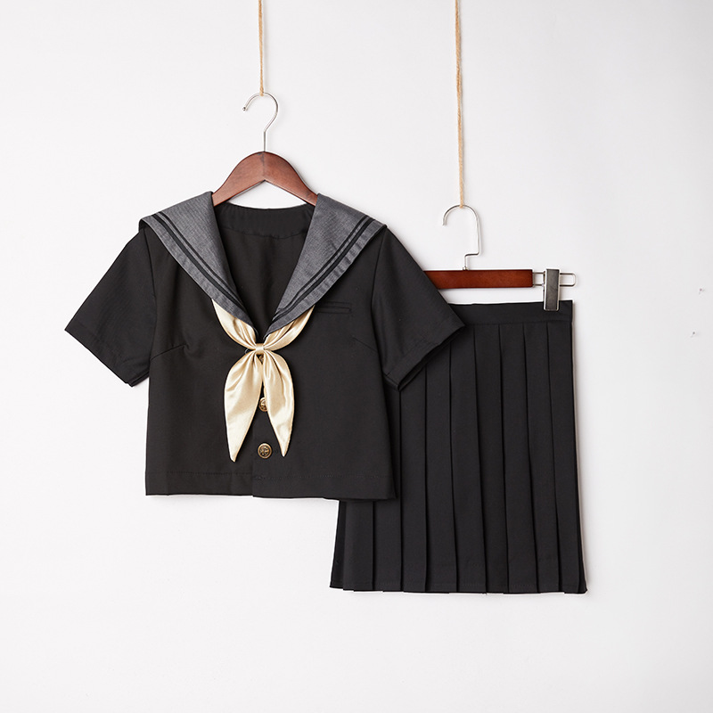 Short-sleeved jacket   black skirt to send goldfish knot