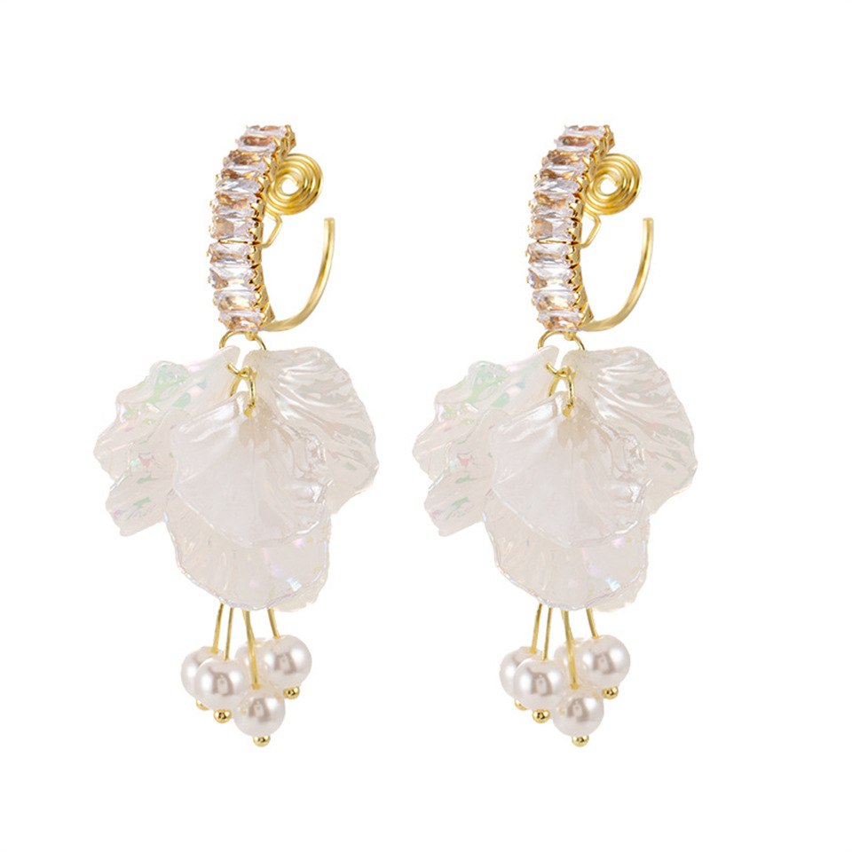 1:Pearl petal earrings