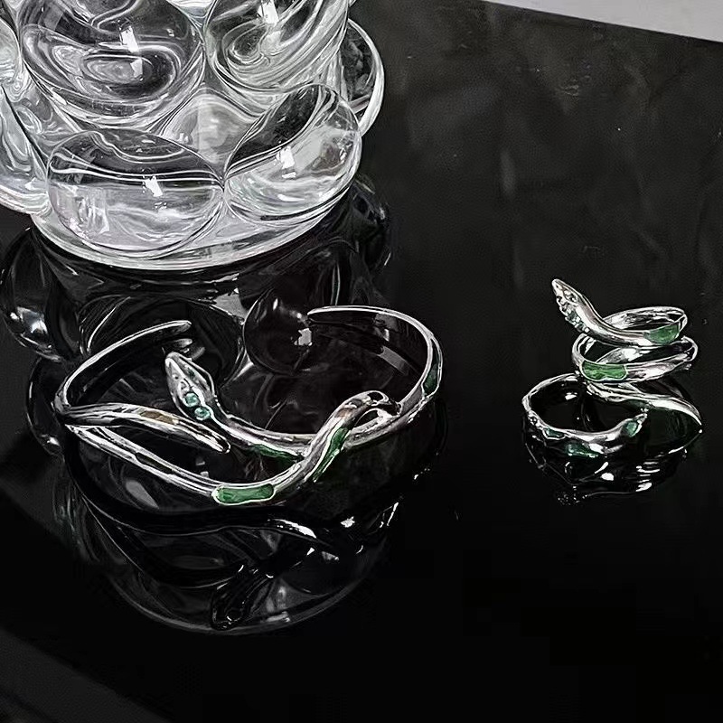 2:Green snake ring