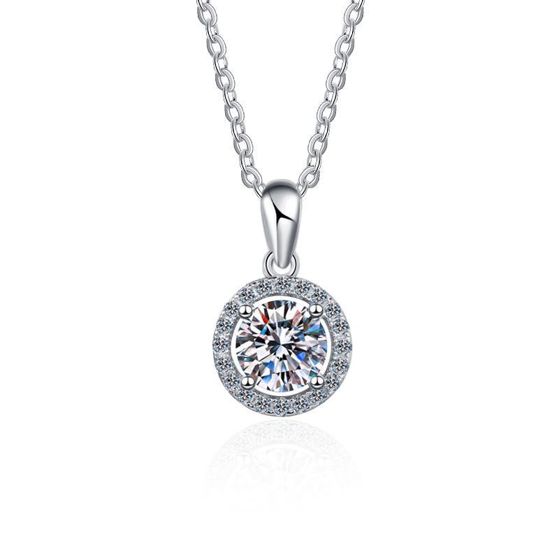 Buckle pendant 0.3 carat moissanite