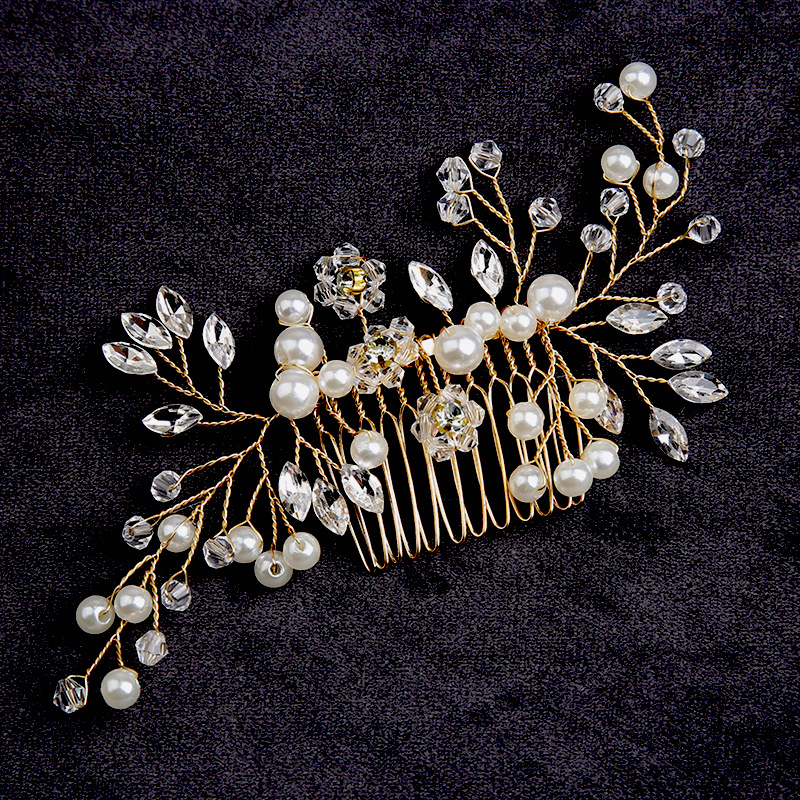 Golden hair comb