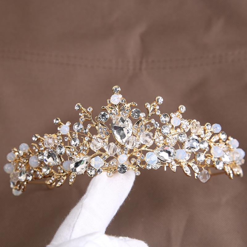 Golden white diamond crown