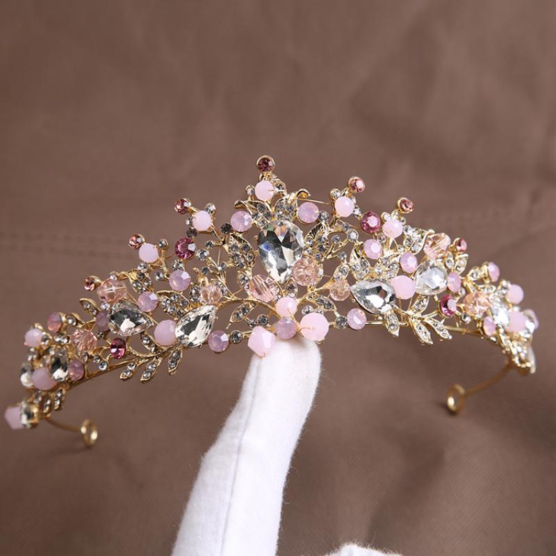 2:Golden pink diamond crown