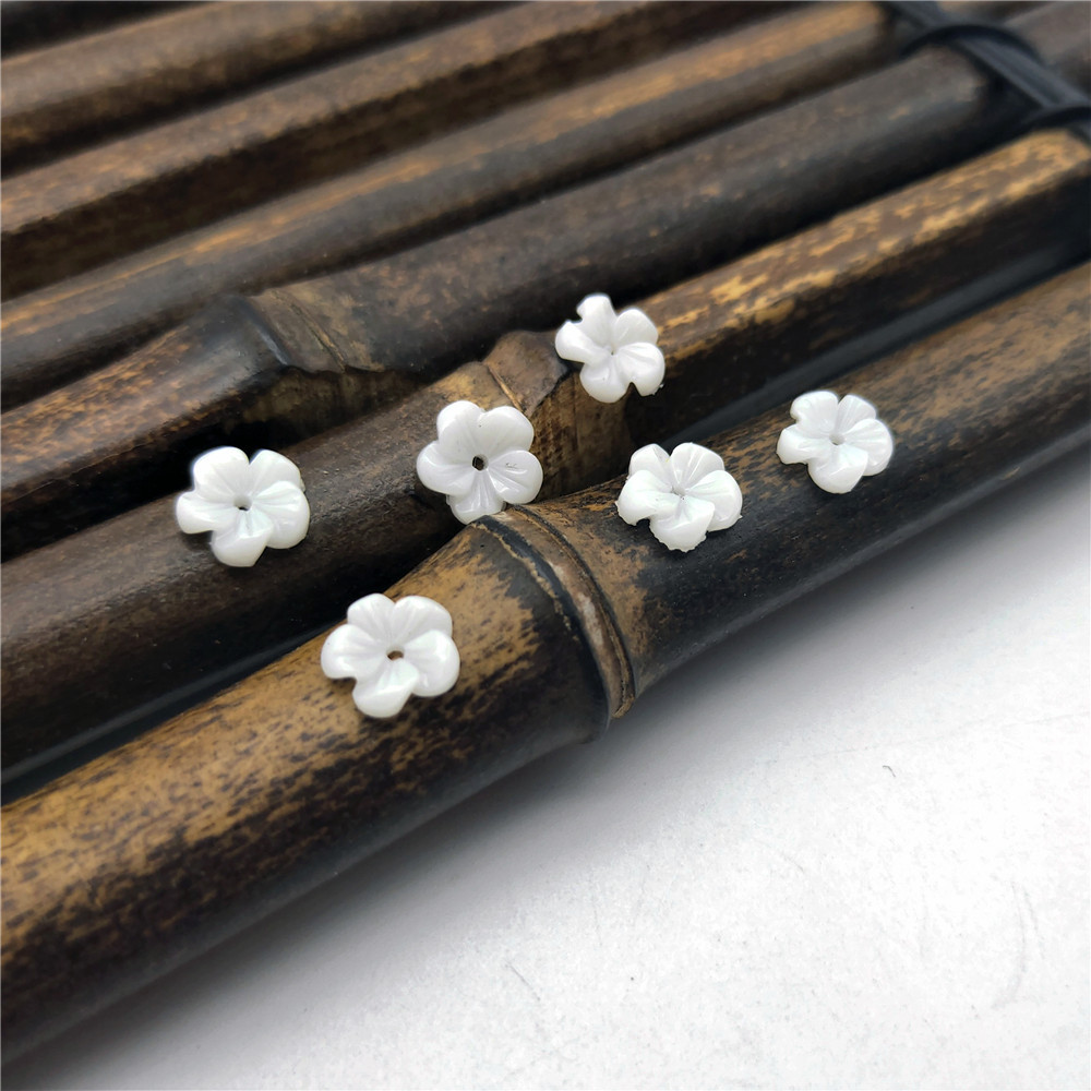 1:8mm five-petal plum flower