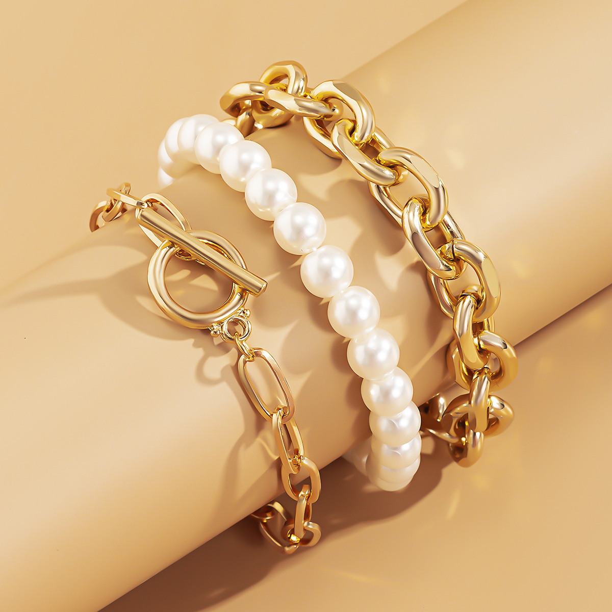 1:Three-piece gold bracelet