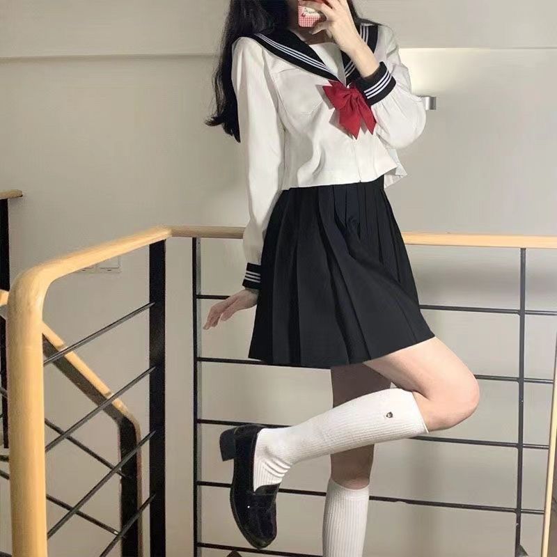 Black collar white three long sleeve short skirt length 45cm bow tie