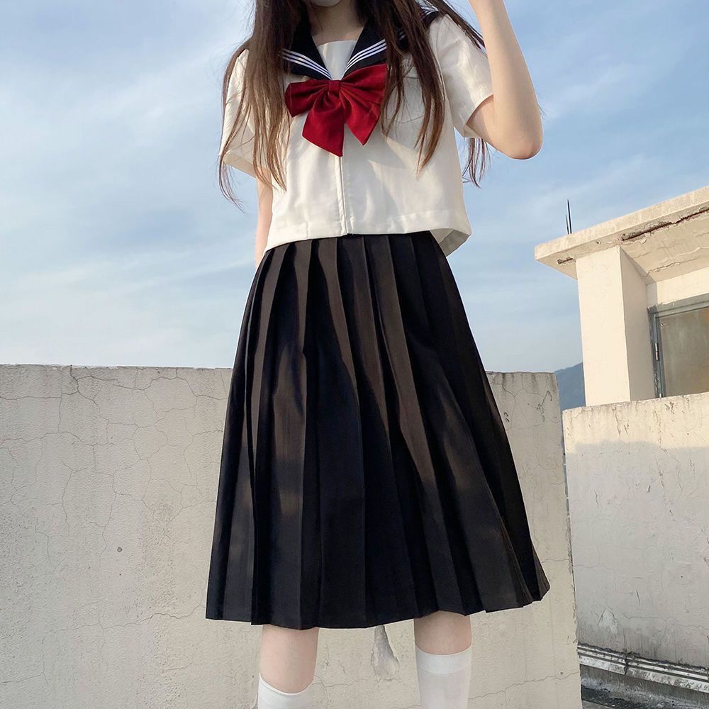 Black collar white three short sleeve skirt length 65cm bow tie