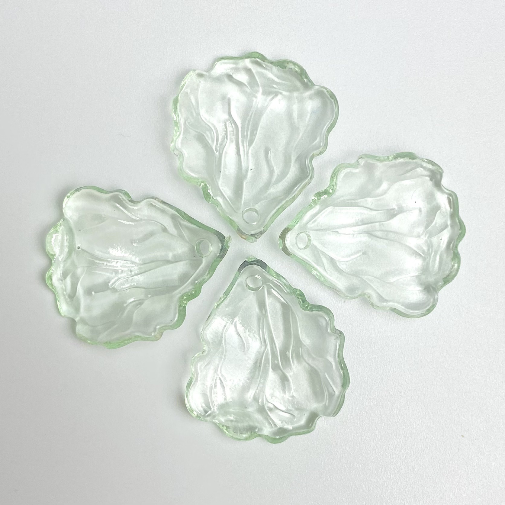 11:Transparent light green