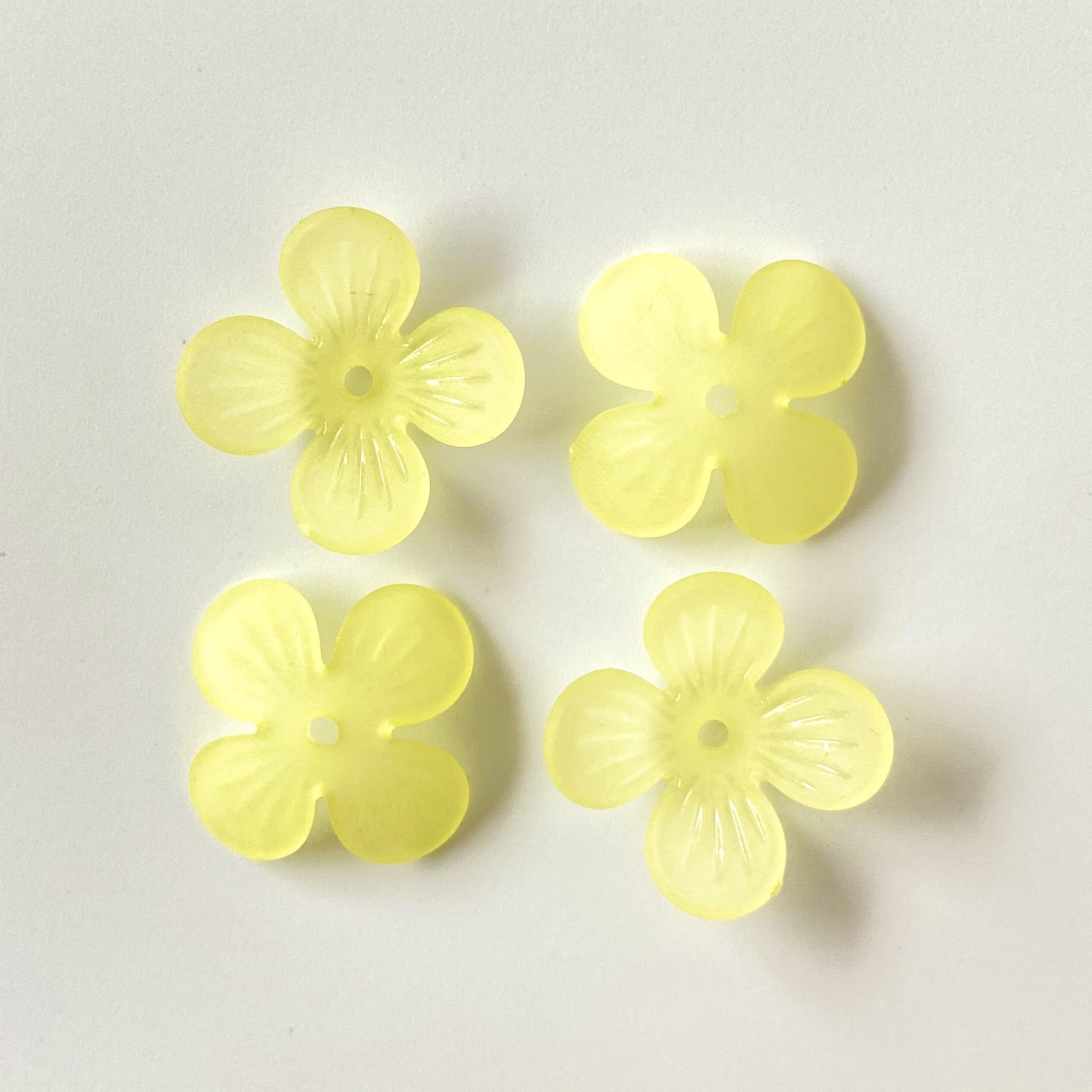 10:Light yellow