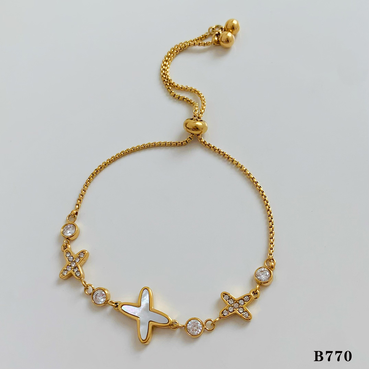 1:Gold bracelet (b770)