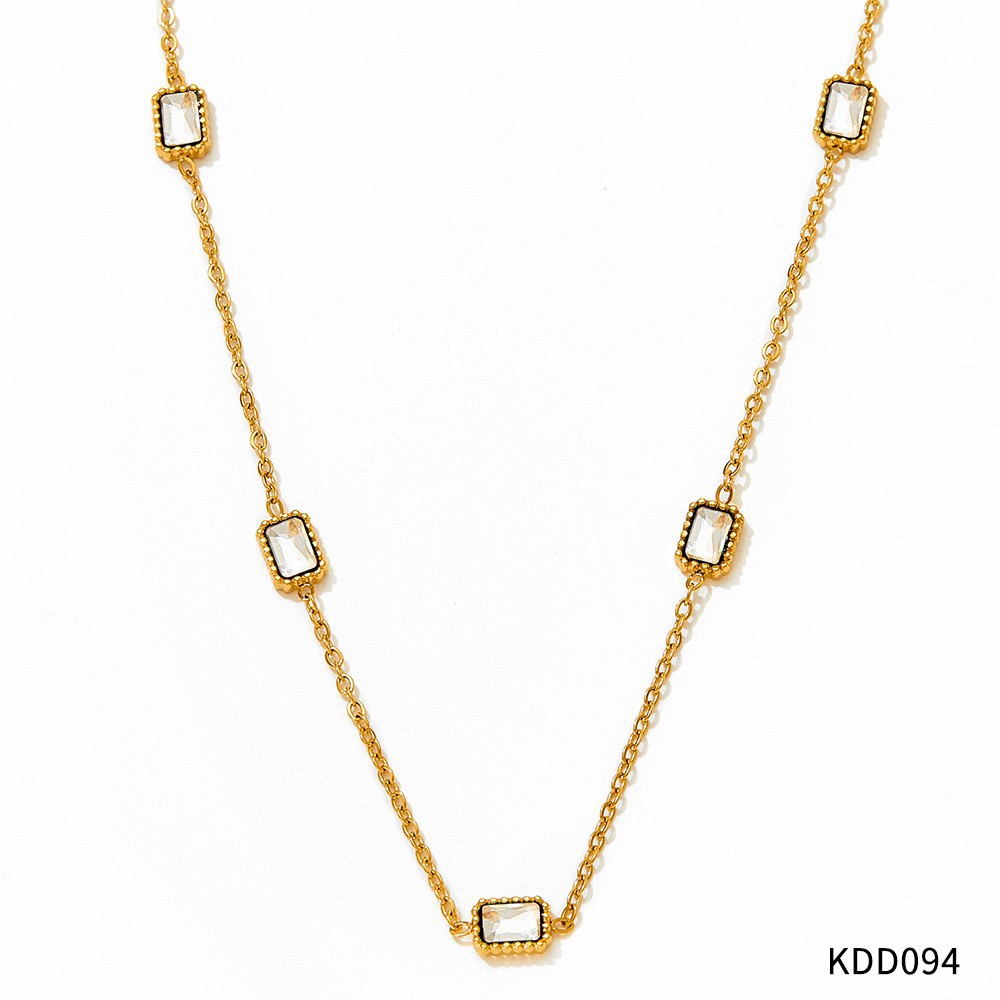 White zirconium gold necklace