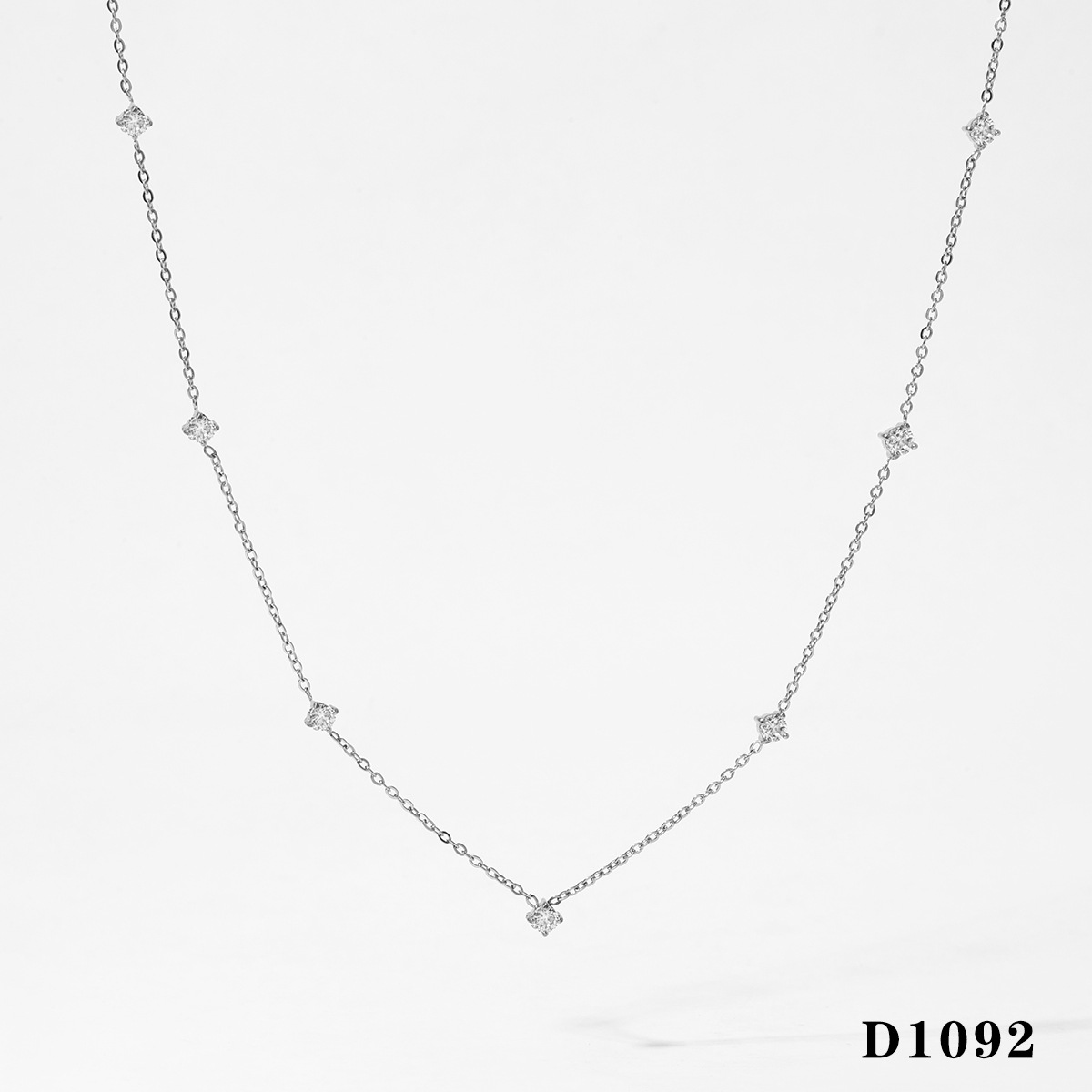 2:Silver necklace (d1092)