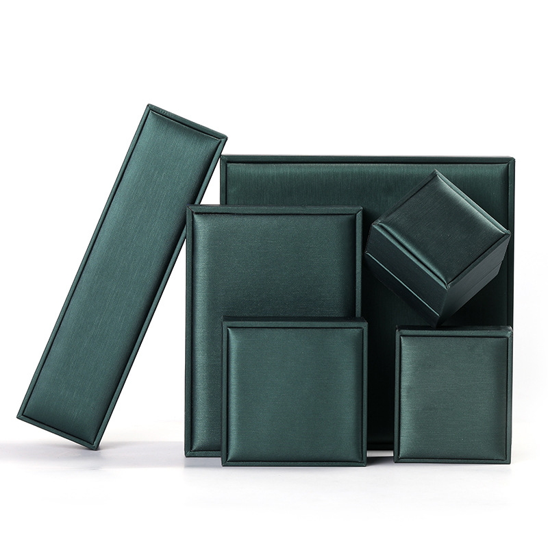 dark green Ring Box (60 * 65 * 55) mm