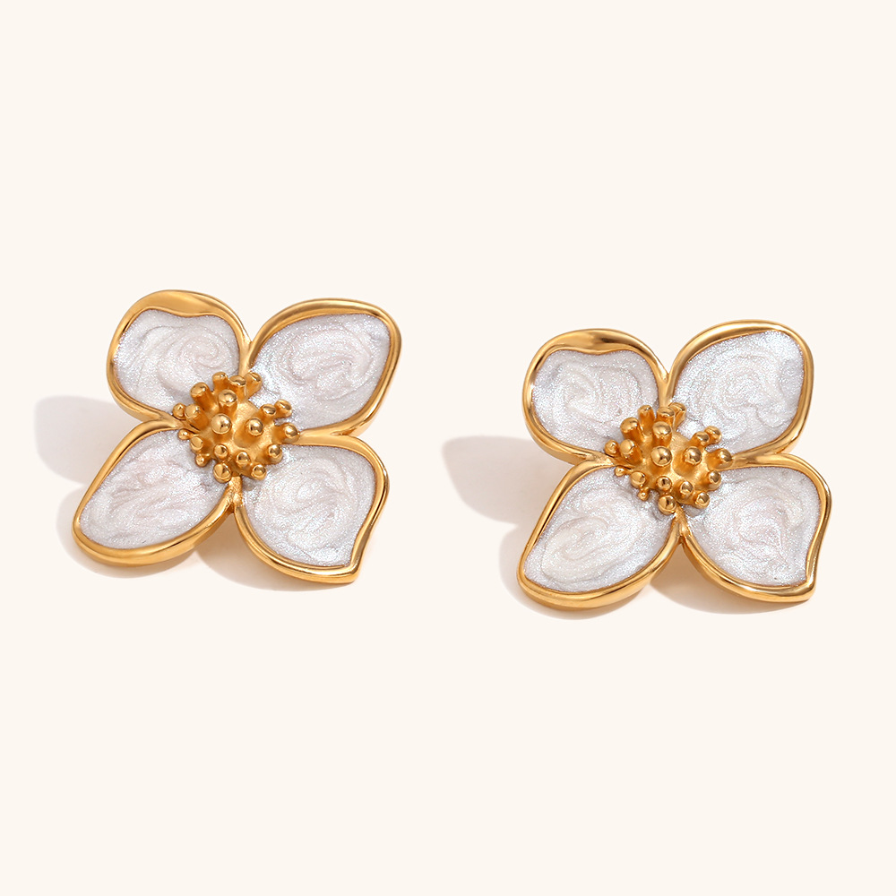 7:White flower earrings-gold