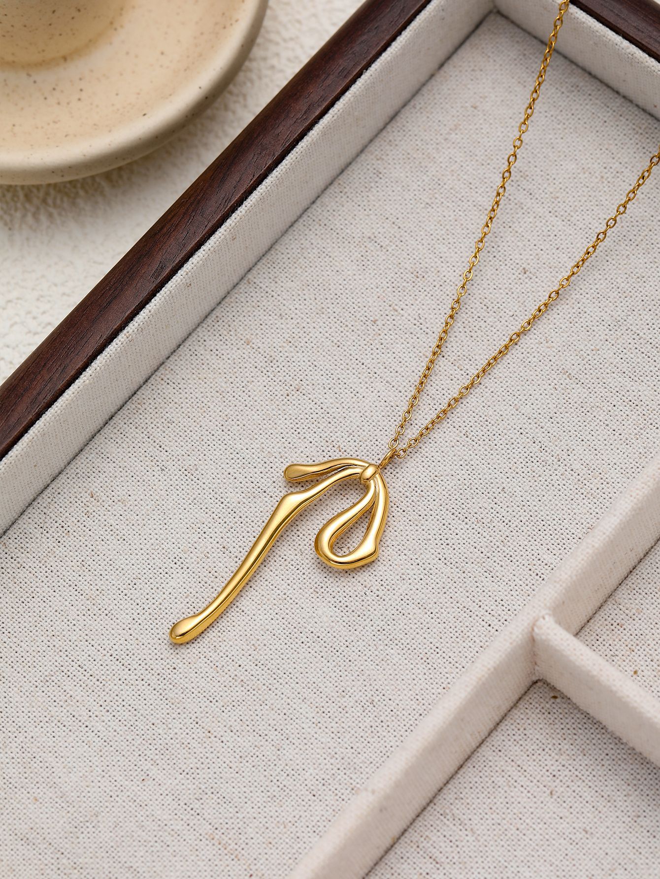 1:Necklace gold