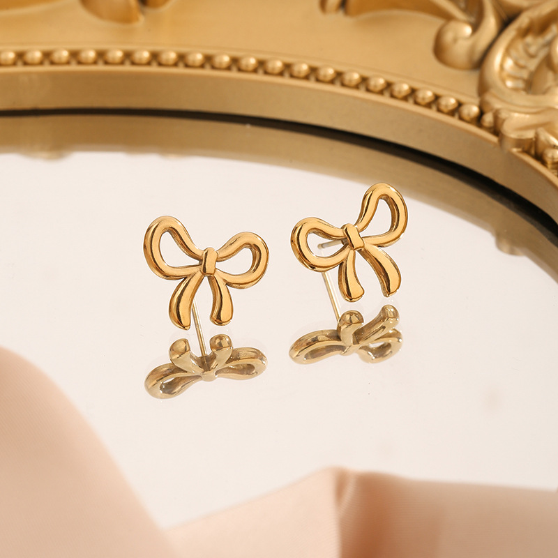 3:5542 Beaded Bow Stud Earrings Gold