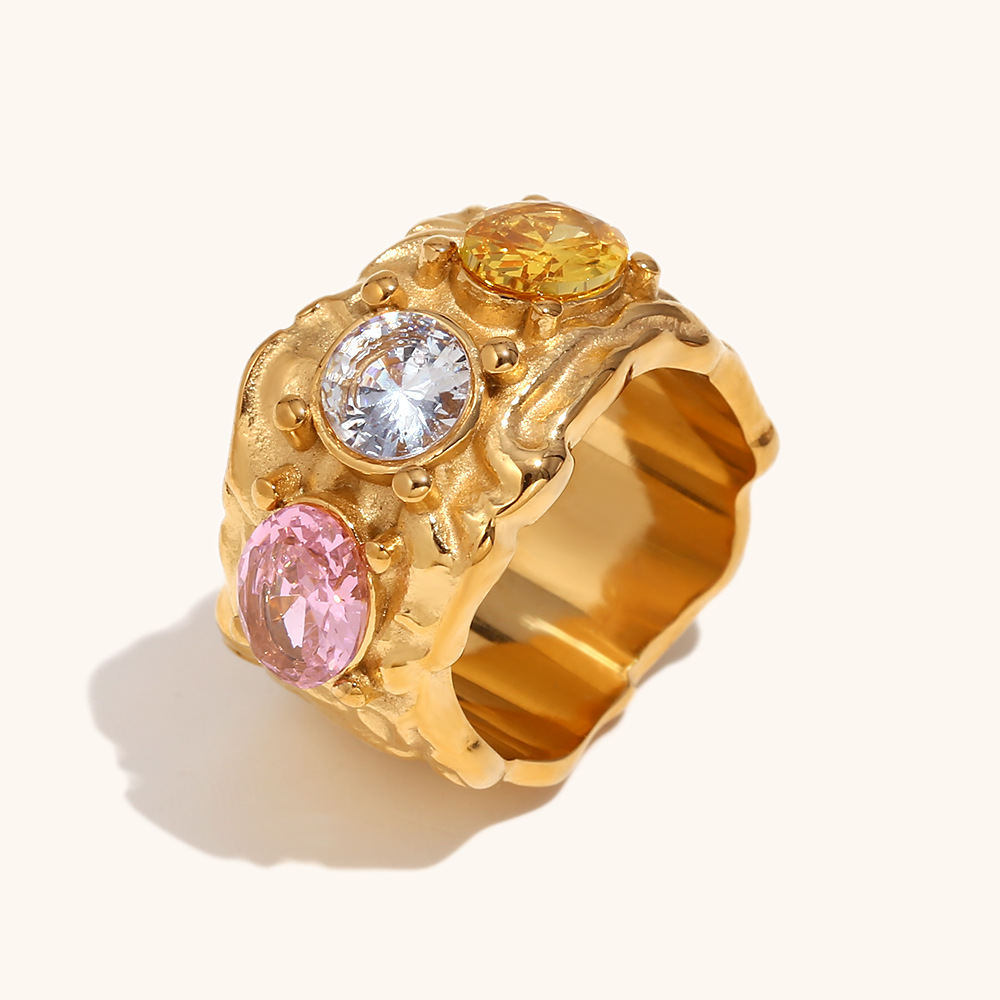 Irregular deep pattern diamond casting ring-golden