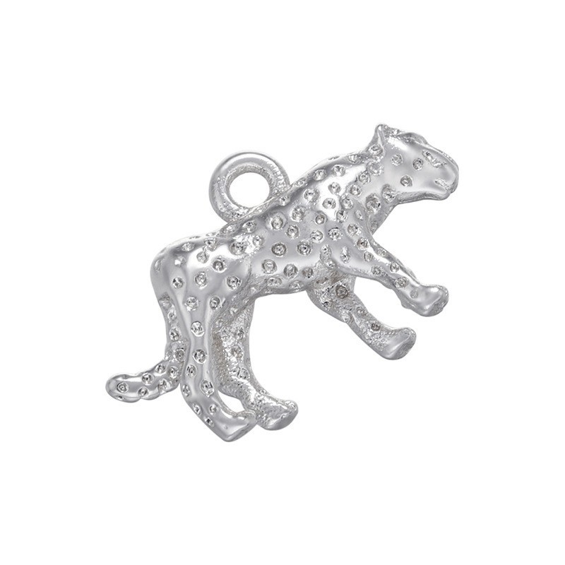 2:1 white gold cheetah pendant