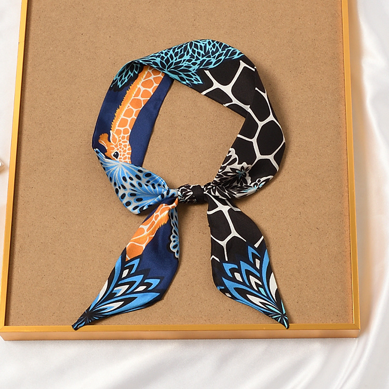 #20 giraffe navy blue