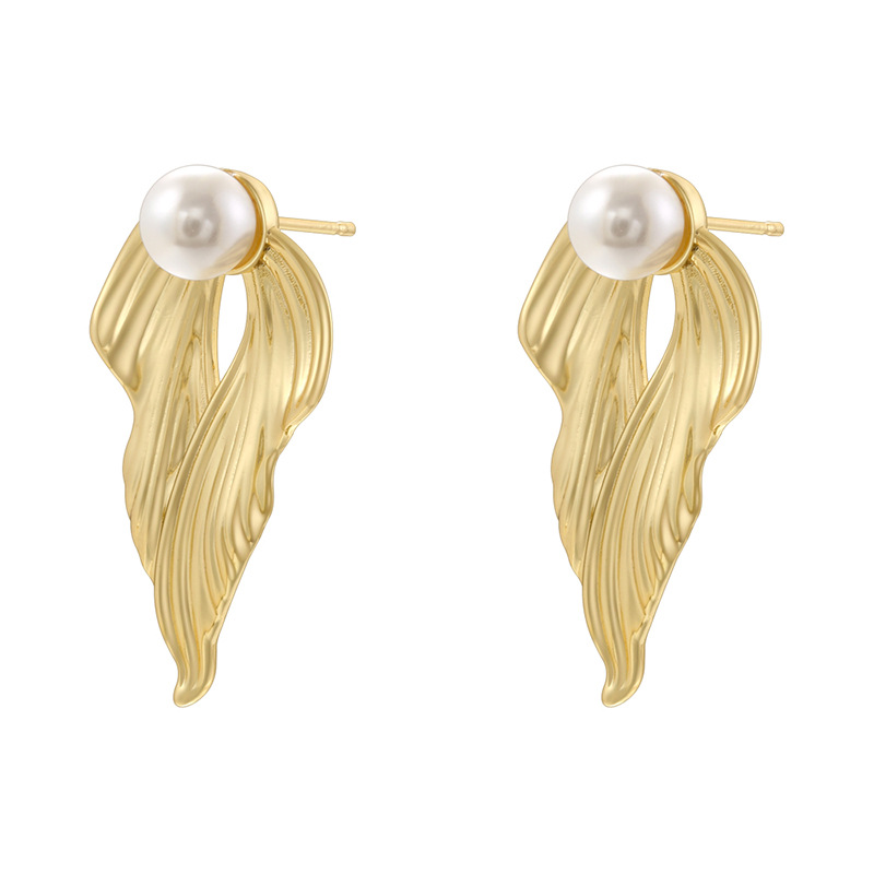 5:Ve1544 gold fishtail earrings 1 pair