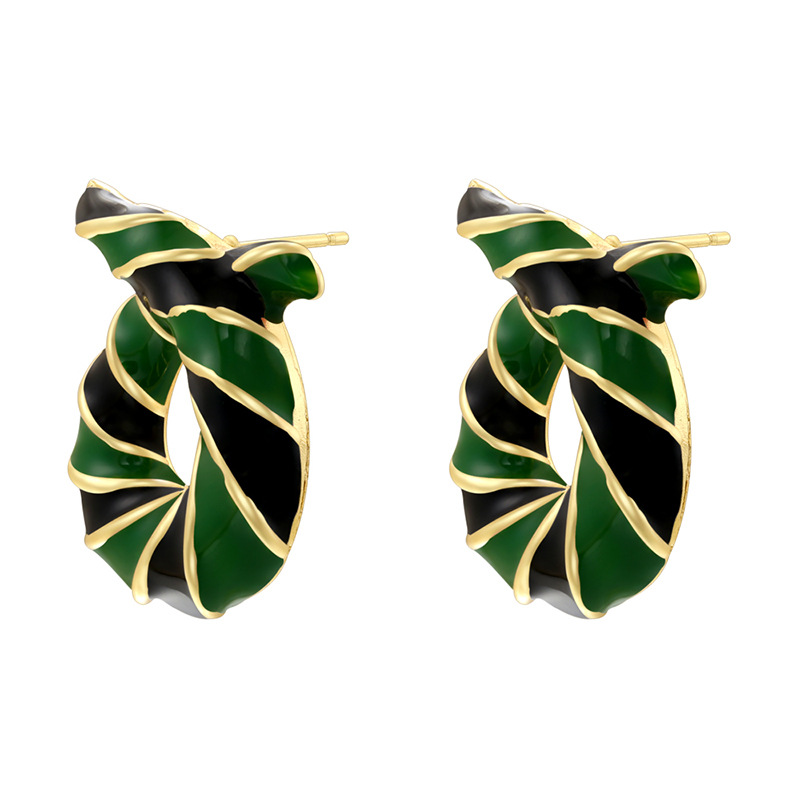 5:1 pair of green and black dripping oil