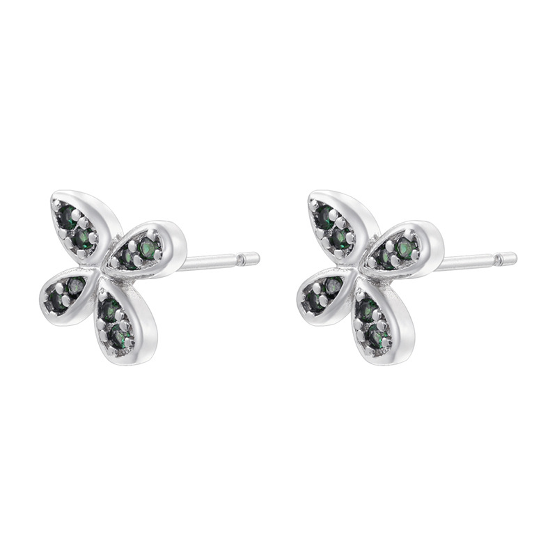 6:1 pair of white gold green diamonds