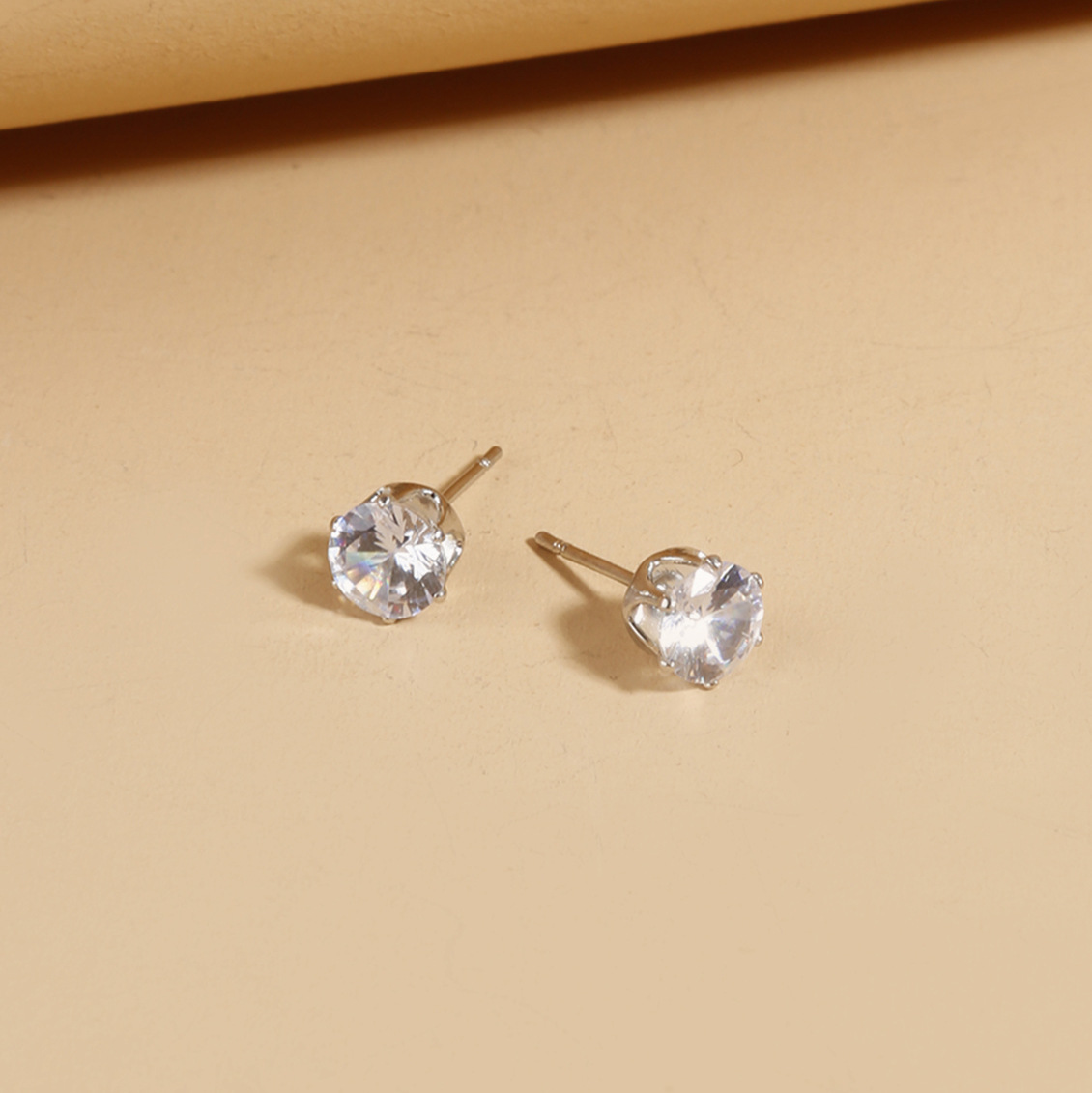 4:Stud earrings-6.5MM