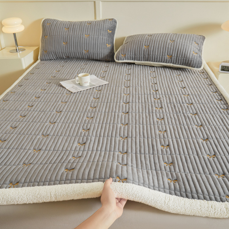 Baby velvet mattress-butterfly gray