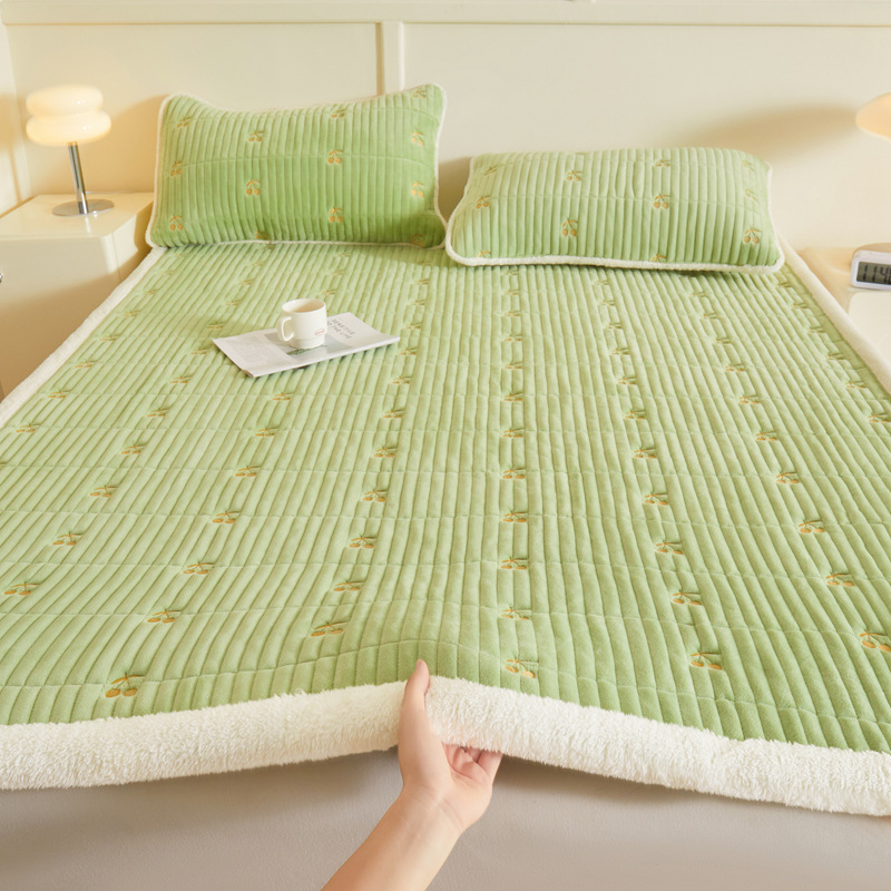 Baby velvet mattress-cherry green