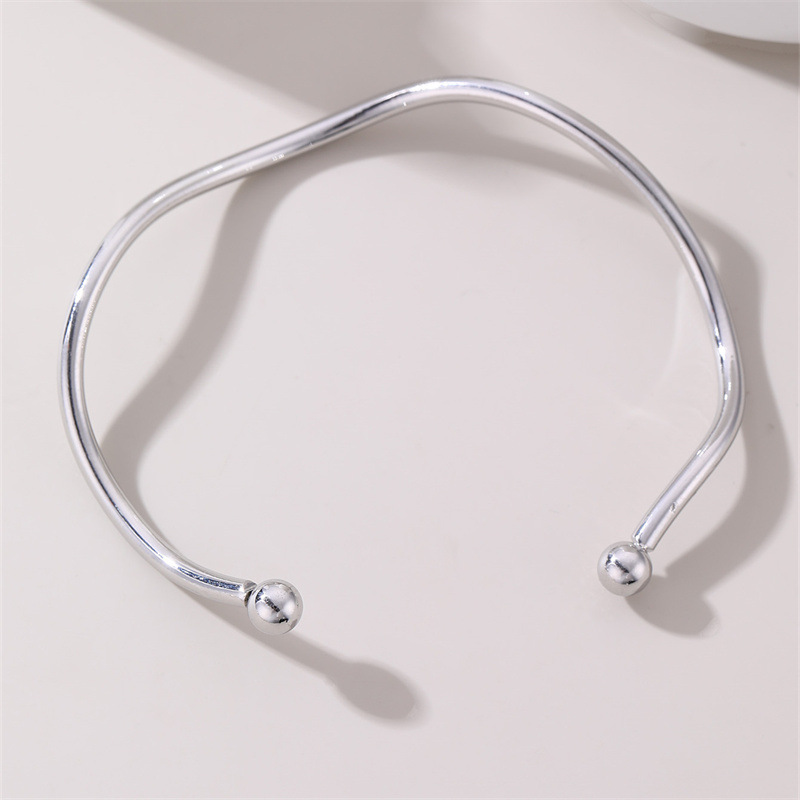 2:Silver bracelet