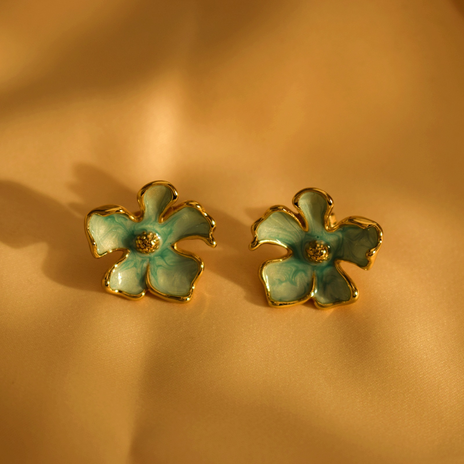 5:Drop oil flower stud earrings