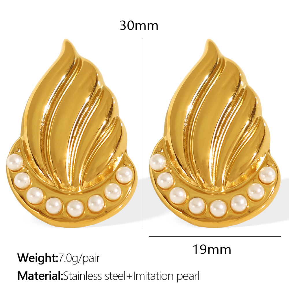 1:Eh812 white bead gold earrings