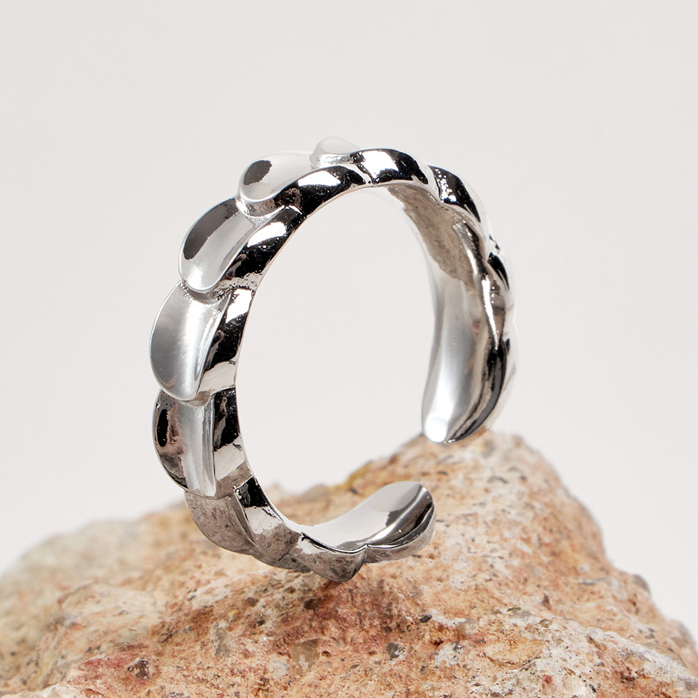 14:Layers alternating ring (white gold)