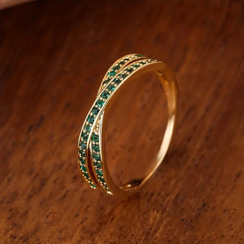 3:Yellow gold-green diamond