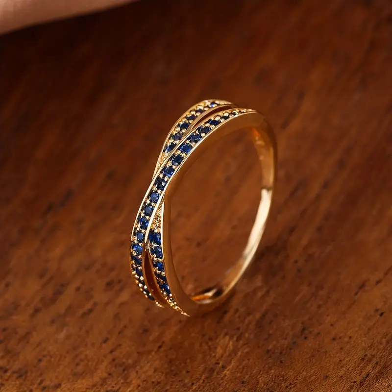 Yellow gold-blue diamond 10