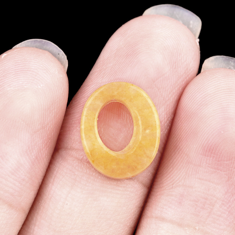 Yellow jade (10*12mm oval)