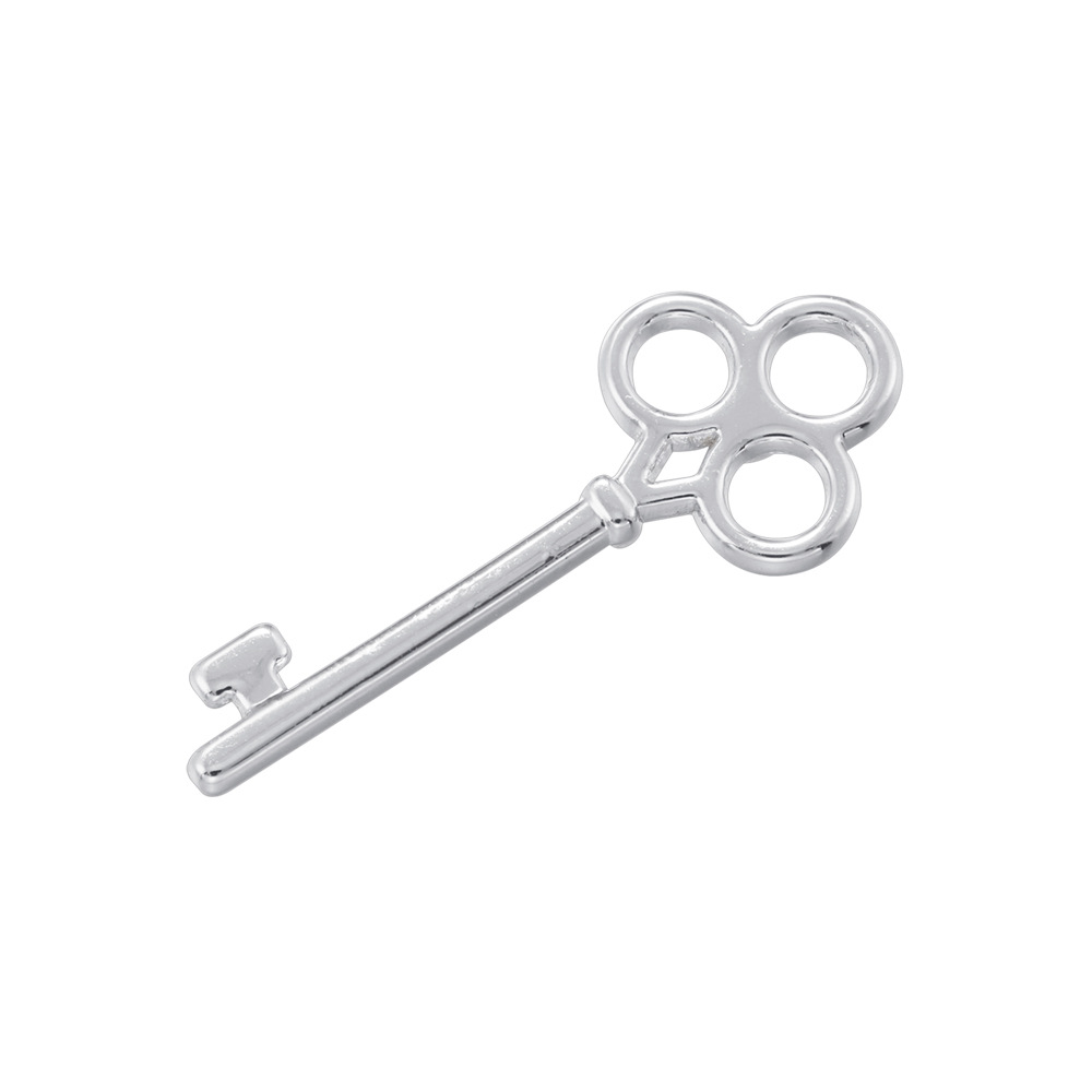 8:Vd1674 white gold clover key