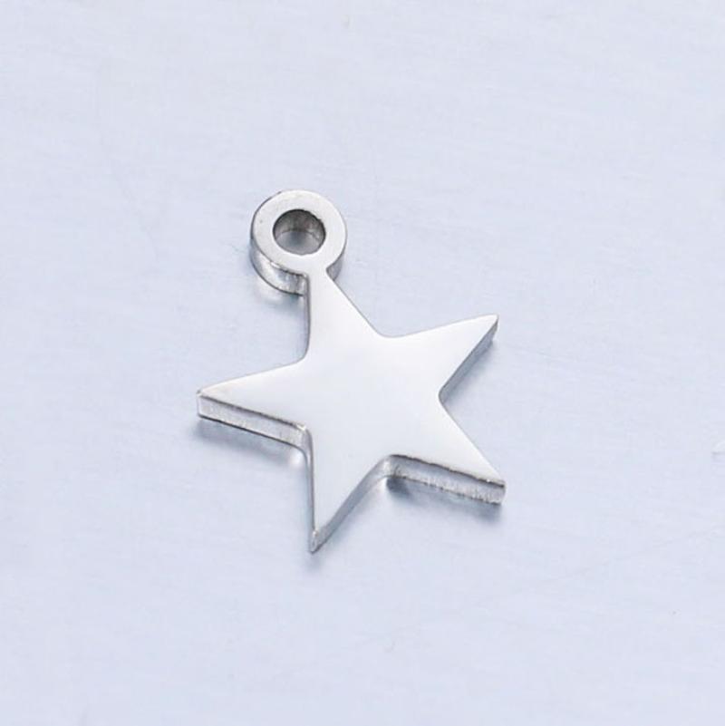 4:Silver five-pointed star