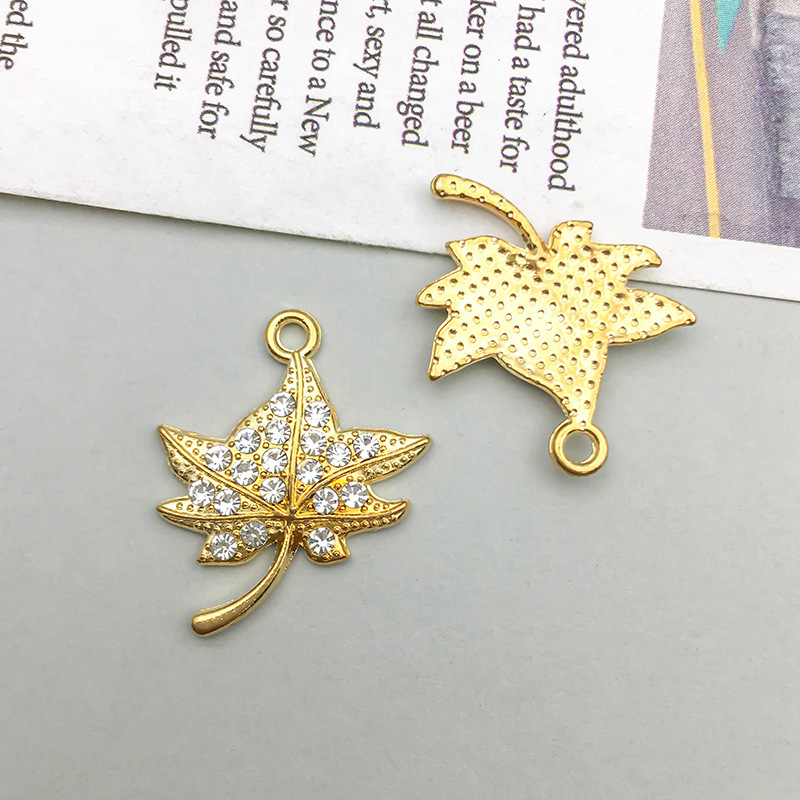 10:1 PCs kc gold single hole drill maple leaf pendant 19*23mm-1.3g-16547