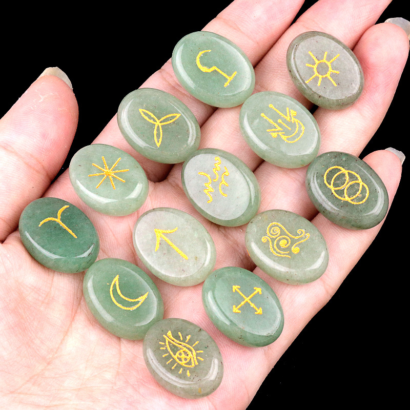 2:Green aventurine (13 pieces)