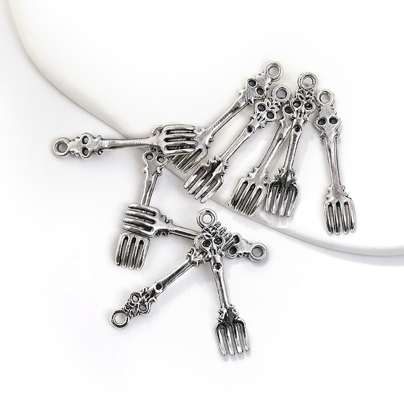 5:Antique silver skull fork 7×33mm1.1g