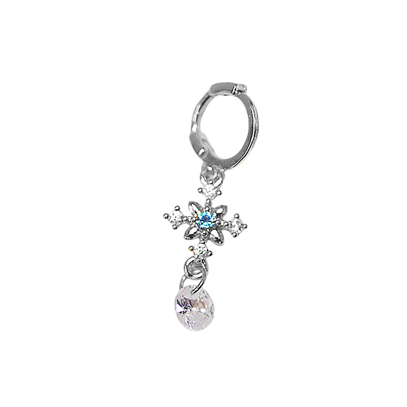 1:A white gold Blue Diamond Cross ear buckle