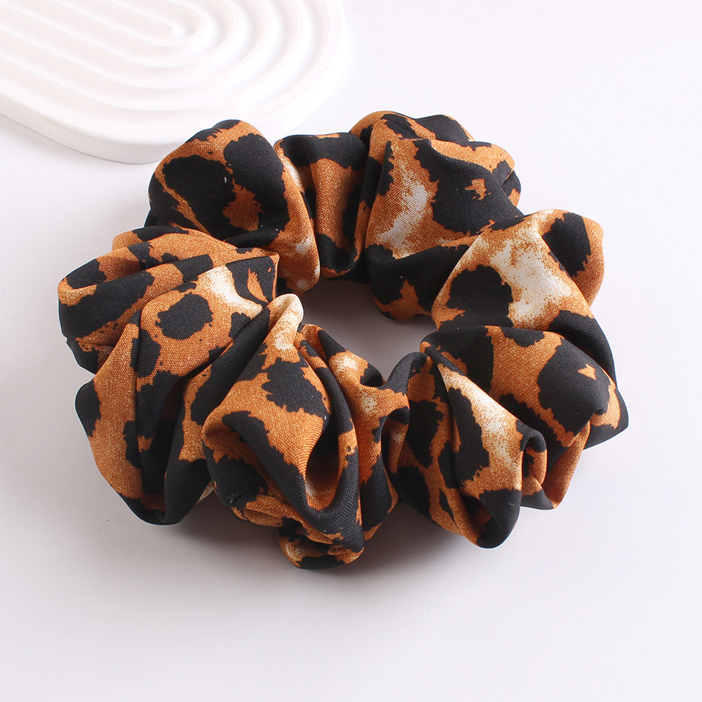 1:Ginger leopard print hair tie