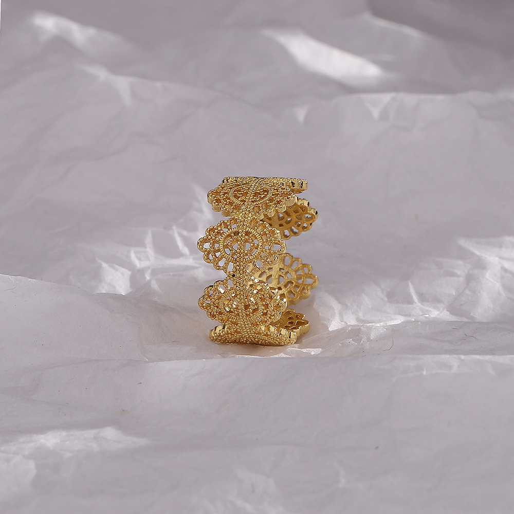 2:Gold Cutout Lace Ring