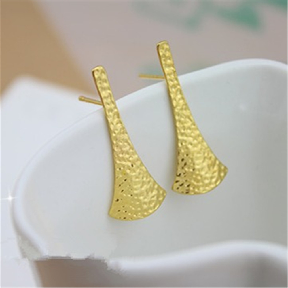 1 鈍いゴールド